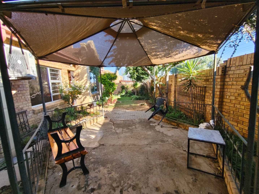 3 Bedroom Property for Sale in Langenhovenpark Free State